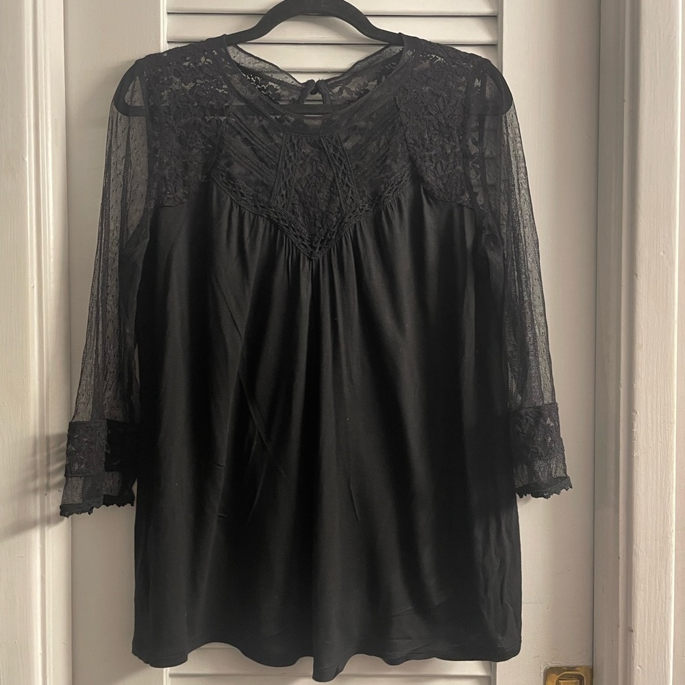 Express Smocked Lace Neckline & 3/4 Sleeves Size Medium, Like New! - Picture 3 of 8
